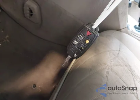 2011 Volvo Xc90 3.2 z USA, uszkodzony, nr VIN YV4952CZ9B1584147